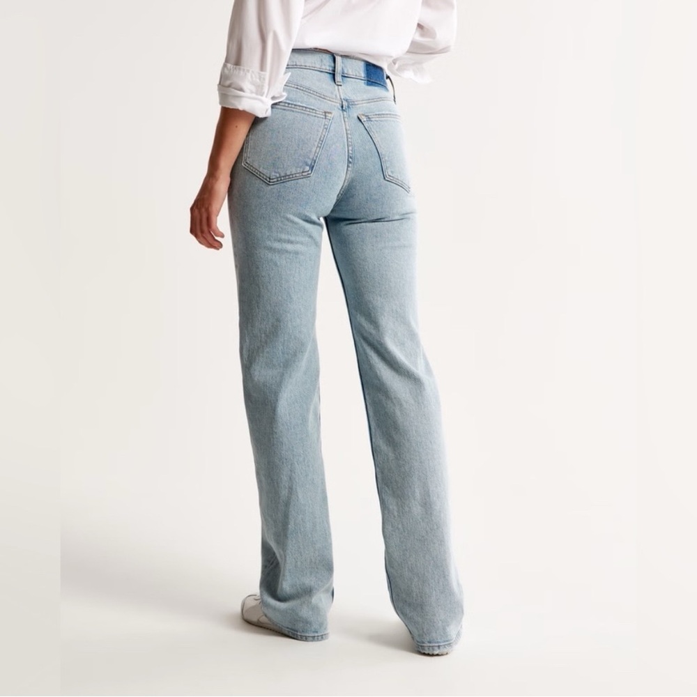 Abercrombie & Fitch The 90's Relaxed Jean High Rise Wide Leg Denim Light Wash 29 - Picture 3 of 10